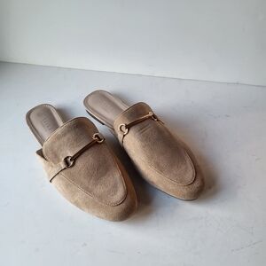 NEW Elegant Tan Mules with Gold Accent
